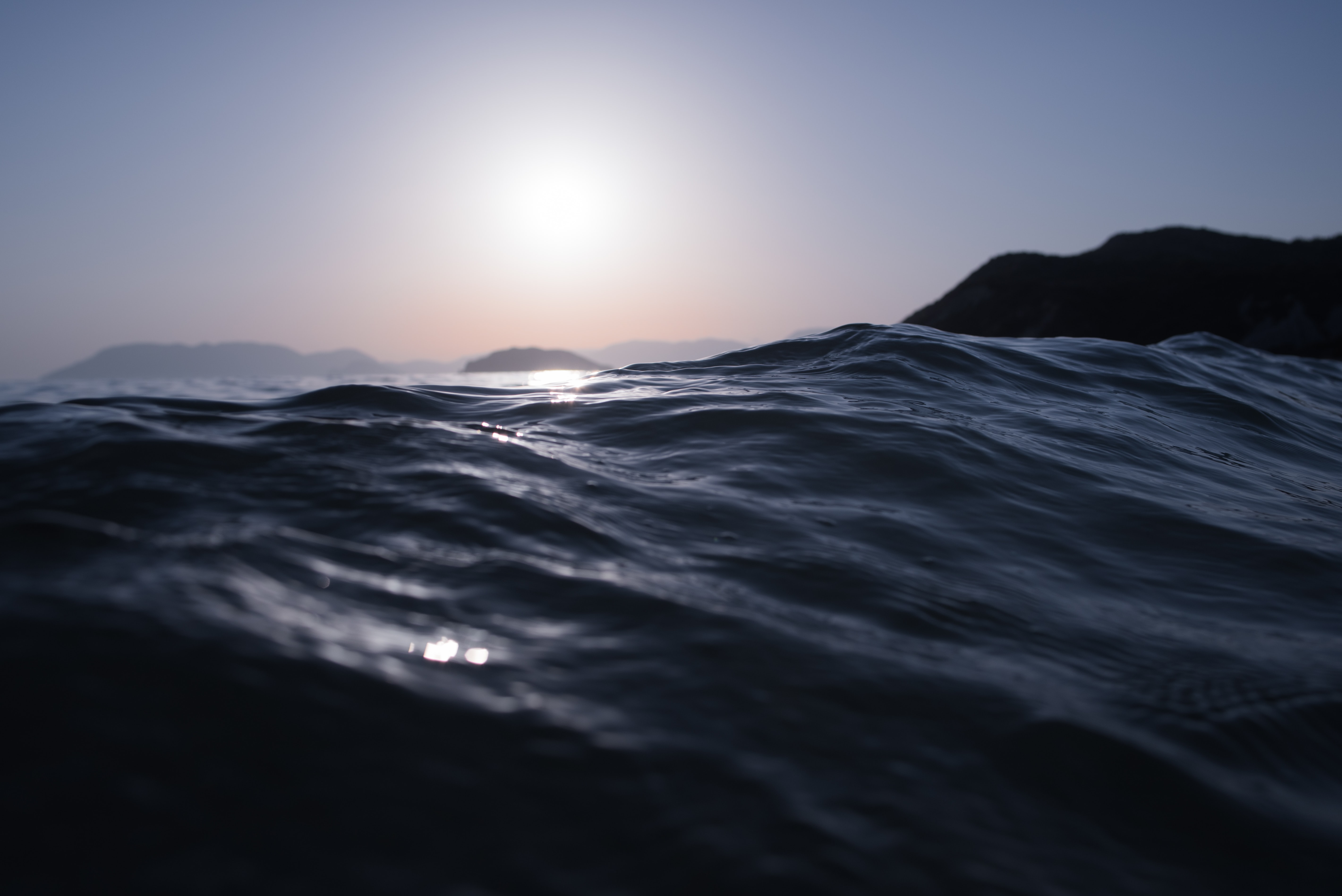 Shoreline (Wiktor Jakovlev - Unsplash 2019)